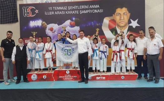 ARNAVUTKÖY BELEDİYESİ KARATE TAKIMI BAŞARILARA DOYMUYOR