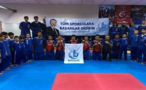 BAĞCILARLI KUNG FU’CULAR 15 TEMMUZ ŞEHİTLERİ ANISINA TER DÖKÜYOR