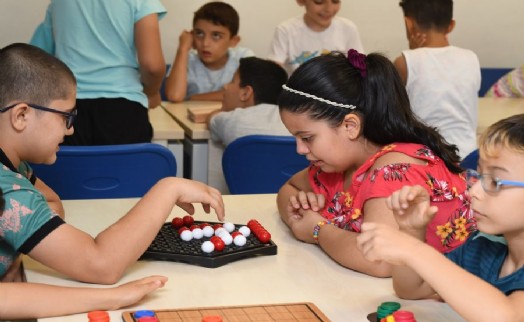 ESENYURTLU ÇOCUKLAR EĞLENEREK ÖĞRENİYOR