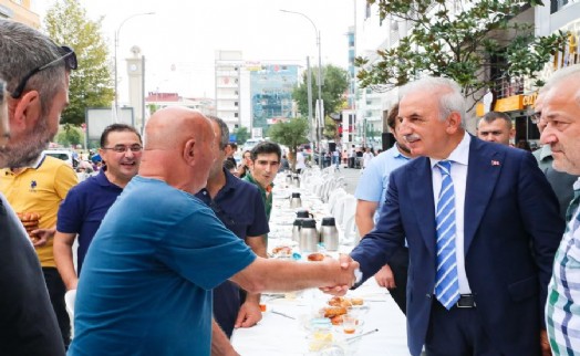 BAŞKAN YILDIRIM ESNAFLA KAHVALTI YAPTI