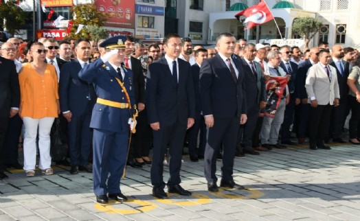 ESENYURT’TA ZAFER BAYRAMI COŞKUSU