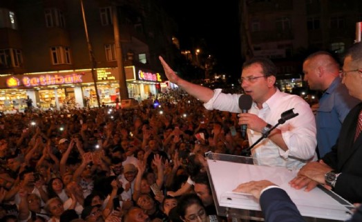 İMAMOĞLU’NA GAZİ CEMEVİ’NDE YOĞUN İLGİ