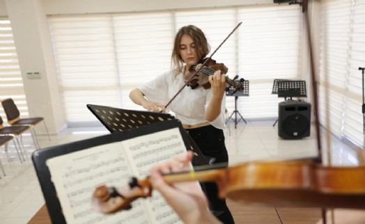 MÜZİK AKADEMİSİ'NE KÜÇÜKÇEKMECELİLERDEN BÜYÜK İLGİ