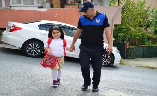 SARIYER’DE ZABITA EKİPLERİ ÖĞRENCİLER İÇİN GÖREV BAŞINDA