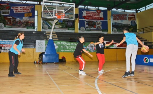 GAZİOSMANPAŞA’DA ANNE-ÇOCUK BASKETBOL TURNUVASI HEYECANI