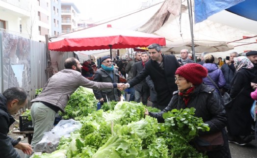 BAŞKAN YÜKSEL, ORHANTEPE SEMT PAZARI’NI ZİYARET ETTİ