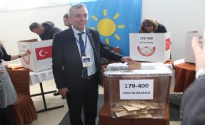 İYİ PARTİ ÜMRANİYE’DE YÜKSEL KARAÇAM GÜVEN TAZELEDİ