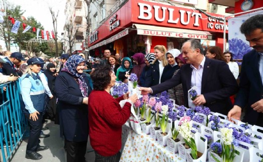 KADINLAR GÜNÜ'NDE BAĞCILAR SÜMBÜL KOKTU