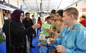 'GÖNÜL ELLERİ'NE' BOAT SHOW'UNDA YOGUN İLGİ