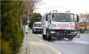 ÇEKMEKÖY’DE CADDE VE SOKAKLAR DEZENFEKTE EDİLİYOR