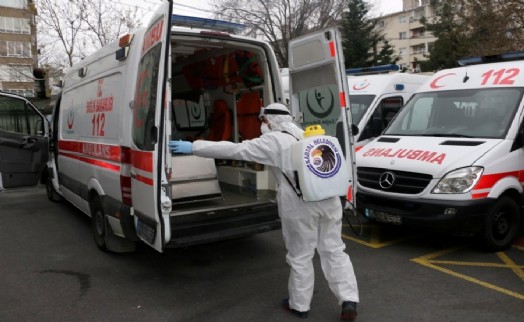 KARTAL BELEDİYESİ’NİN DEZENFEKTE ÇALIŞMALARI DEVAM EDİYOR