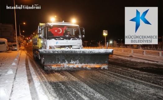 KÜÇÜKÇEKMECE'DE YOĞUN KAR MESAİSİ GECE BOYUNCA DEVAM ETTİ