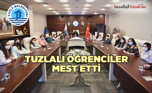 İSTİKLAL MARŞI’NI GÜZEL OKUYAN VE ÇANAKKALE ŞEHİTLERİ’NE EN GÜZEL MEKTUBU YAZAN ÖĞRENCİLER ÖDÜLLENDİRİLDİ