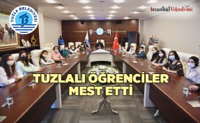 İSTİKLAL MARŞI’NI GÜZEL OKUYAN VE ÇANAKKALE ŞEHİTLERİ’NE EN GÜZEL MEKTUBU YAZAN ÖĞRENCİLER ÖDÜLLENDİRİLDİ