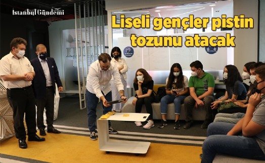 LİSELİLER TEKNOFEST’TE ELEKTRİKLİ ARAÇLARINI YARIŞTIRIYOR