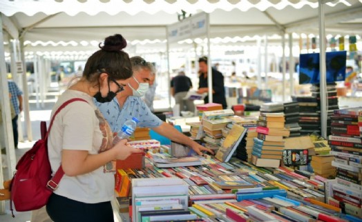 Beşiktaş Belediyesi Edebiyat Kitap ve Plak Festivali başladı