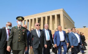 Zafer Partisi'ni kuran Ümit Özdağ ilk ziyaretini Anıtkabir’e yaptı