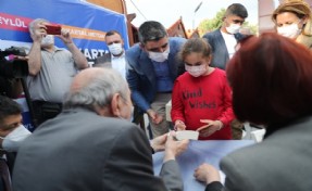 Kartal Kitap Fuarı'na kitapseverlerden yoğun ilgi