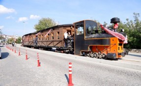 Tarihi Kağıthane Treni 100 yıl aradan sonra raylarla buluştu