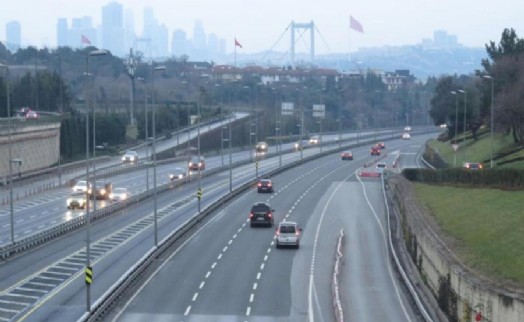 Kar geldi, İstanbul’da trafik azaldı