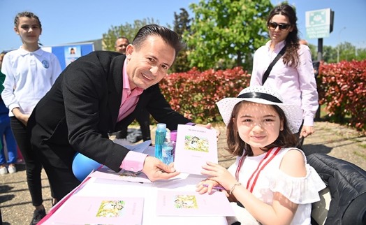 Tuzlalı minik yazarlardan imza günü