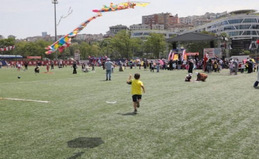 Kağıthane'de gökyüzü rengarenk oldu