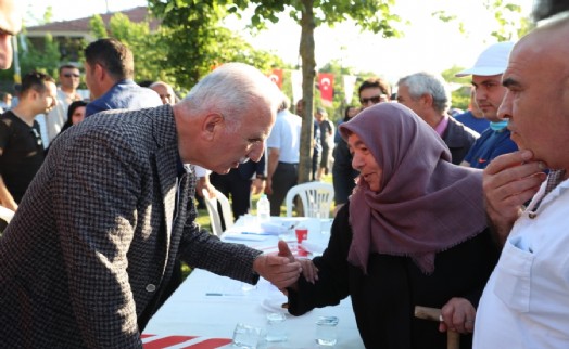 Başkan Yıldırım vatandaşın taleplerini dinledi