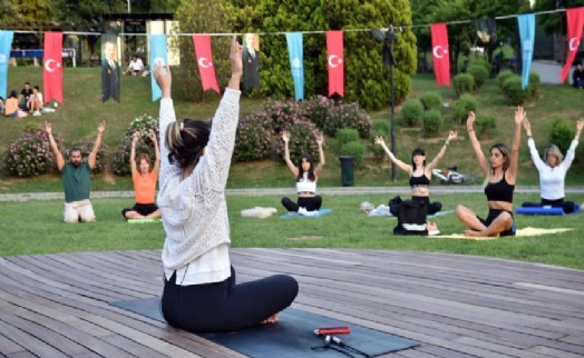 Yoga severler Beşiktaş’ta buluştu