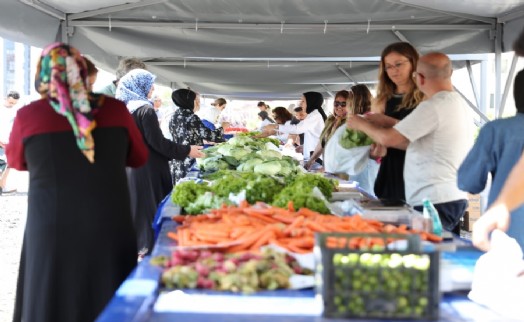 Ümraniye’de ‘Öğrenci Pazarı’na büyük ilgi