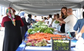 Ümraniye’de ‘Öğrenci Pazarı’na büyük ilgi