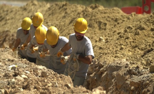 İBB İstanbul’un uç mahallelerine doğalgaz götürüyor