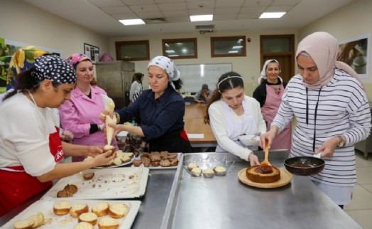 Küçükçekmece’de sanat ve meslek edindirme kursları sürüyor