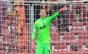 Muslera'ya şok haber! 4 maç ceza geldi