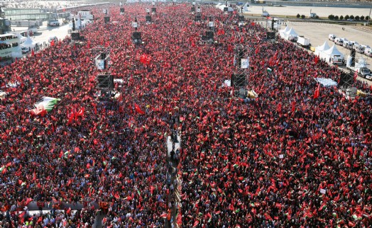 İstanbul’da yüz binler ‘Filistin yalnız değil’ diye haykırdı!