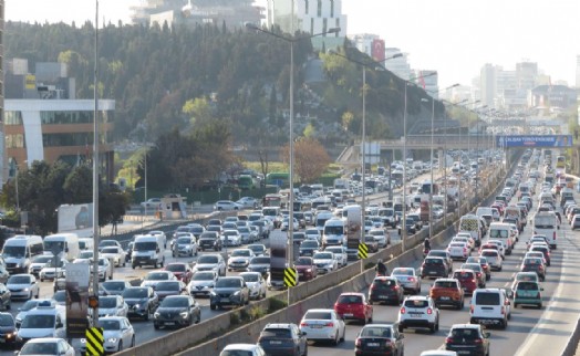 İstanbulluların hayatı trafikte geçiyor!