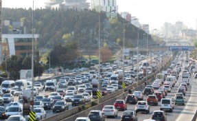 İstanbulluların hayatı trafikte geçiyor!