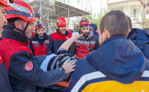 Kartal Belediyesi Arama Kurtarma Ekibi 4 kişiyi kurtardı