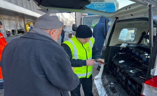 Bağcılar Belediyesi’nden deprem bölgesine mobil şarj istasyonu