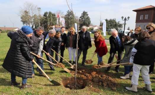 Sarıyer’de Cumhuriyetin yüzüncü yılına özel yüz fidan