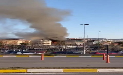 Pendik'te büyük yangın!