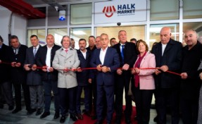 Küçükçekmecelilerin yüzünü güldürecek Halk Market açıldı