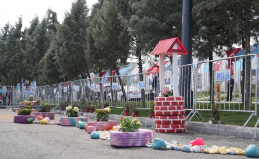 Ümraniye Belediyesi kent konteyneri rengârenk yaptı