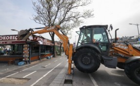 İBB Üsküdar’daki kaçak kafeyi yıktı