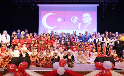 23 Nisan coşkusu Bayrampaşa’da da yaşandı