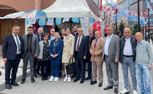 İYİ Parti Kağıthane’de sokağın nabzını tuttu