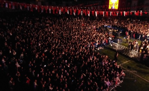 Bağcılar’da gençler 19 Mayıs’ı Oğuzhan Koç’la kutladı