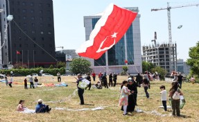 Bağcılar’da gökyüzü rengarenk oldu