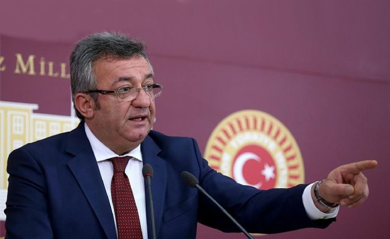 ‘Değişim’ rüzgarına CHP’li Engin Altay da katıldı