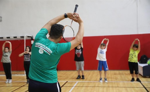 Gaziosmanpaşa Belediyesi gençlere spor ve sanat sevgisi aşılıyor