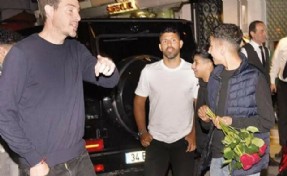 Gökhan Gönül Sergio Agüero’yu yolda bırakmadı!